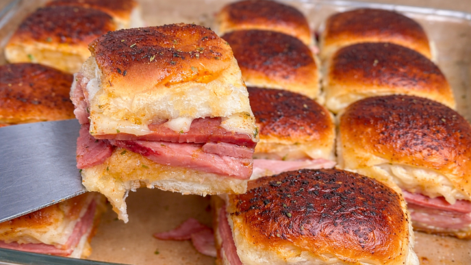 Honey Baked Ham Hawaiian Rolls